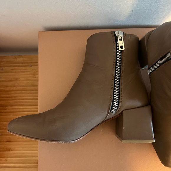 LoQ Lazaro Ankle Boots in Mink Leather, Size 38 - Picture 7 of 14